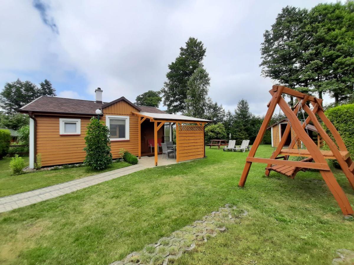 Domek Drewniany Na Wiejskiej Lubiatowo  Exteriör bild